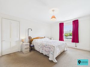 Bedroom- click for photo gallery